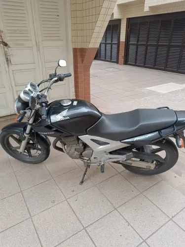 Honda CBX 250 Twister 2006 Preta.
