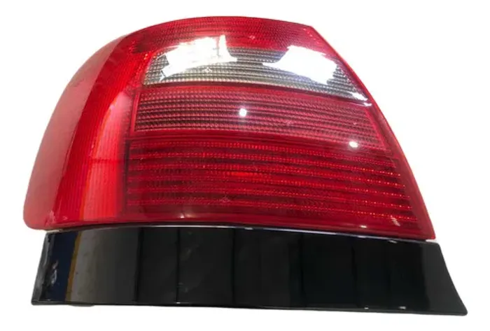 Lanterna Esquerda Audi A4 2.8 Automático 1997 9447 Esquerdo Vermelho