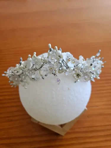 Tiara Alta Costura Noivas com Flores e Pedrarias 