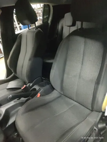 jogo de bancos Peugeot 208 após 2021