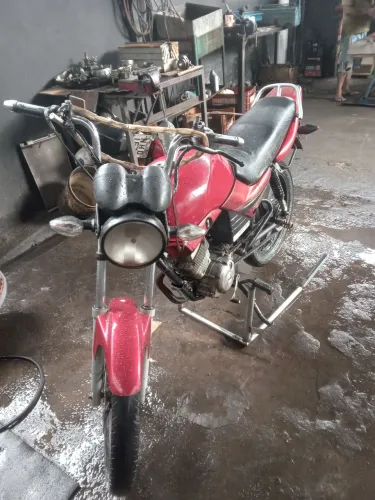 Vendo Yamaha ybr partida por 3.800,00, só no ponto de andar e trabalhar