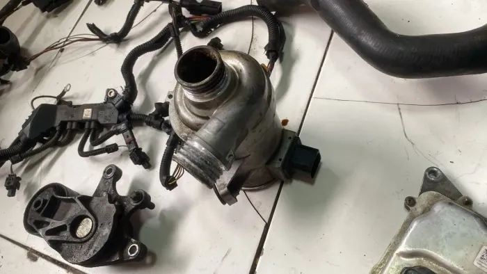 Bomba d água bmw x1 2.0 320 328i x2 c3 2011 a 2016