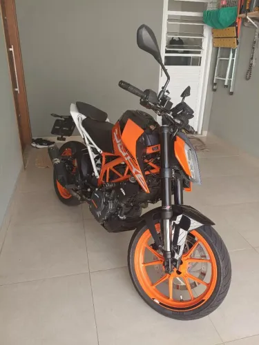 Duke 390