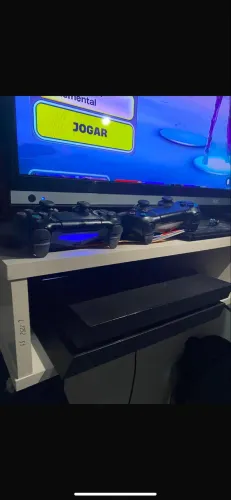 Vendo PlayStation 4 valor 1200 reais 