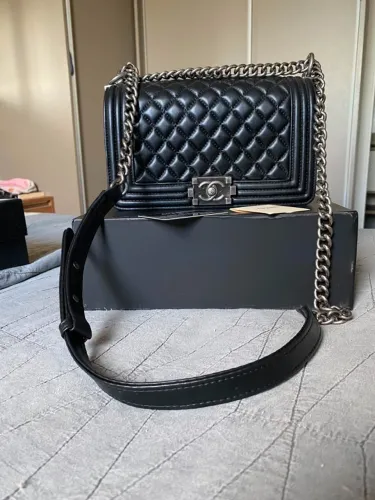 Bolsa Chanel Le Boy (linha italiana tamanho médio)