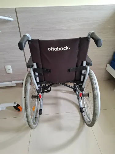 Cadeira de rodas ottobock usada