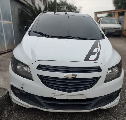 Chevrolet Onix Hatch Effect 1.4 8V Flex Power Mec. 4P 2015