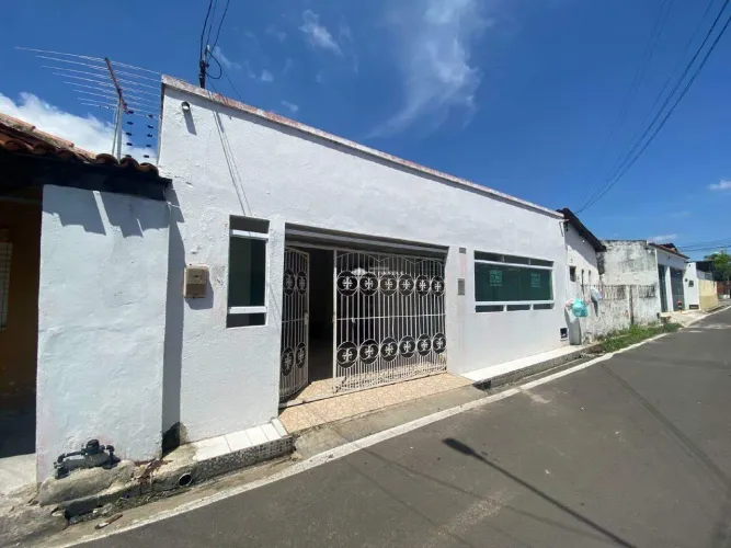 Casa com 3 quartos à venda no Bairro Primavera