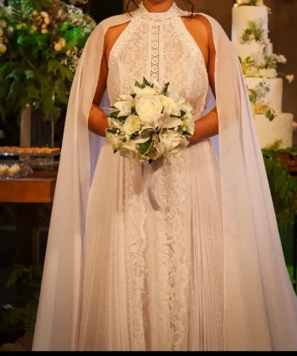 Vestido de noiva (capa e buquê de brinde