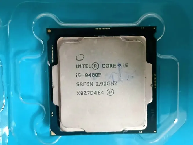 Processador Intel Core i5 9400F funcionando perfeitamente