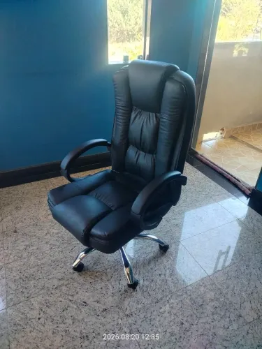 Cadeira presidente para gamer ou escritório com regulagem de altura a gás