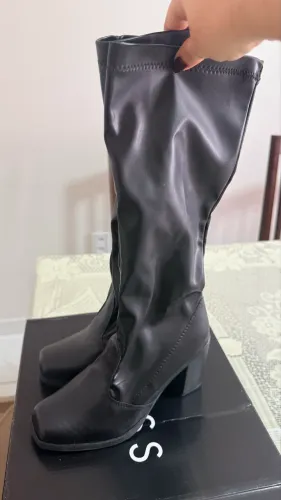 Bota preta cano alto