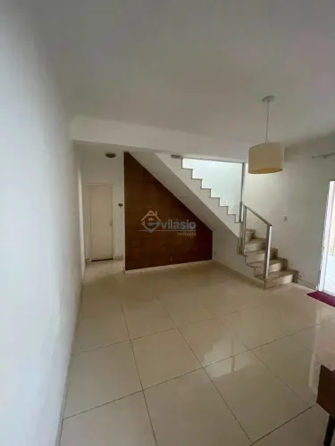 Casa Geminada 03 qtos meio lote Santa Rosa