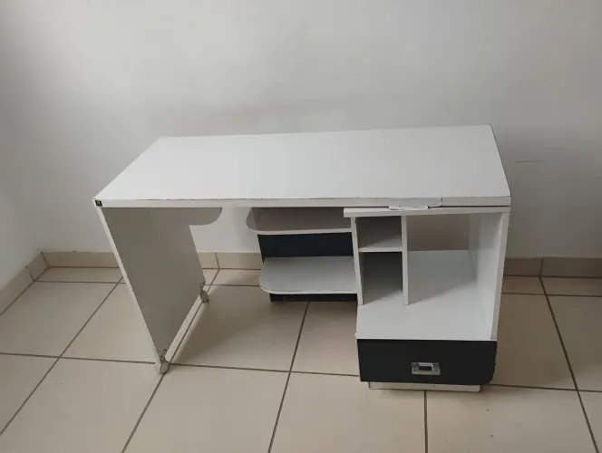 Vendo mesa de estudos