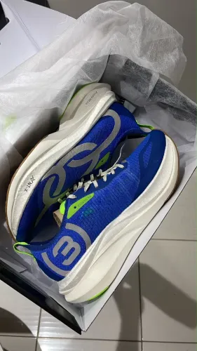 Vendo Olympikus Corre Grafeno 3 - NOVO - Tamanho 41