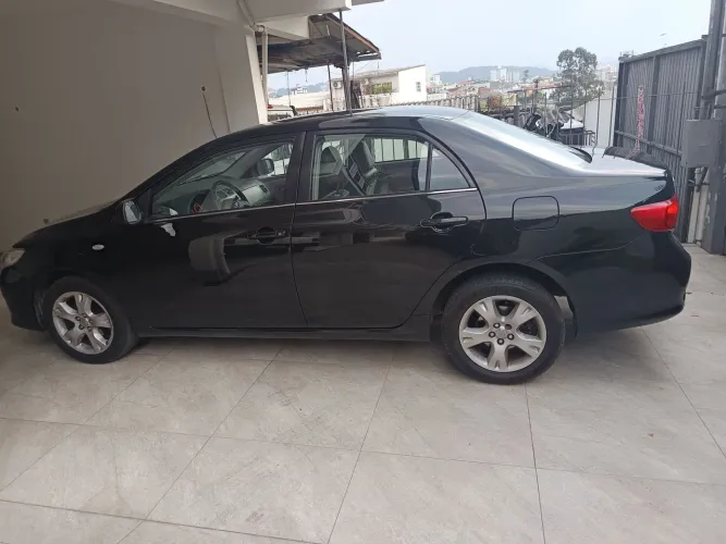 Toyota Corolla GLI 1.8 Flex 16V Aut. 2011