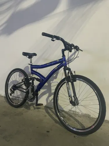 Bicicleta Aro 26 de Alumínio + Amortecedor 