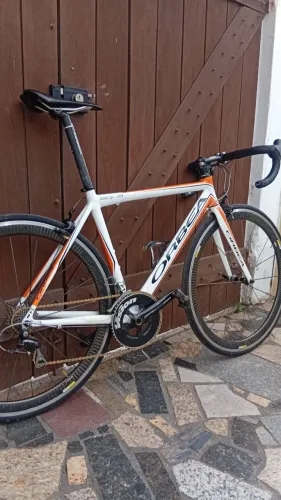 Bike speed ORBEA AQUA TAM 53 com rodas mavic em carbono.