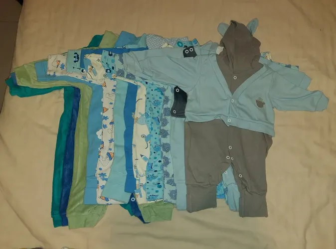 Conjunto de roupinhas 3 a 6 meses. 31 peças