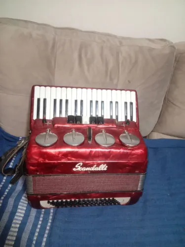 Acordeon escandali nacional 80 baixos