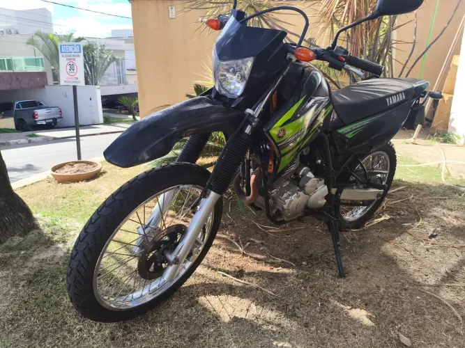 Lander 250 muito nova