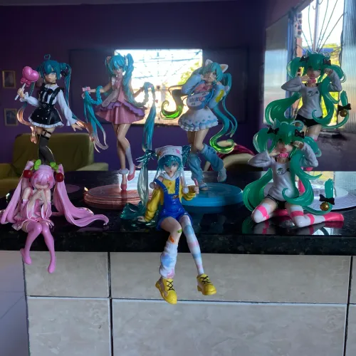Action Figures Miku - Vários modelos 