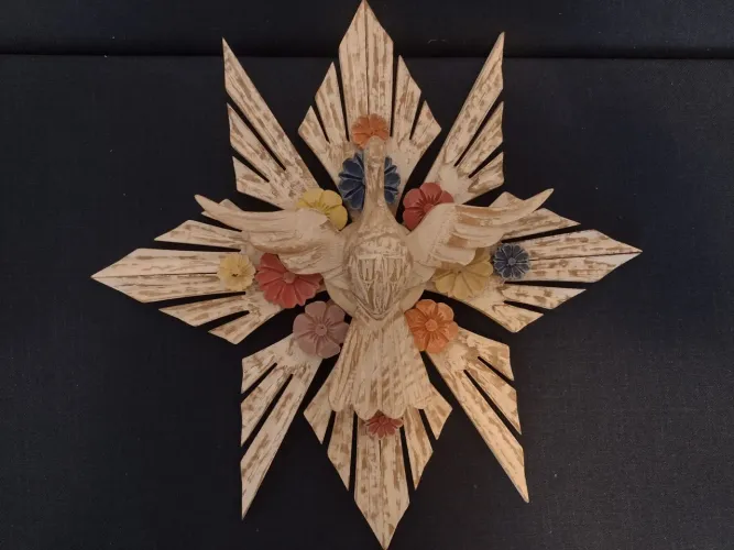 Divino Espírito Santo em madeira - resplendor. Entalhado à mão e patinado 52cmx51cm