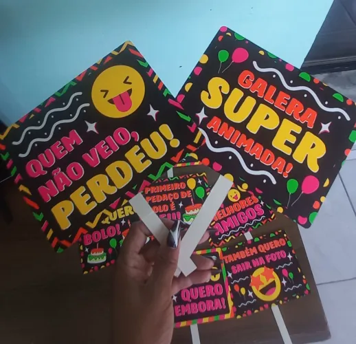 Plaquinhas para festas