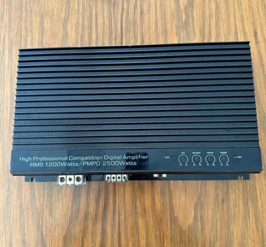 Amplificador High Professional Competition Digital 1200W RMS 