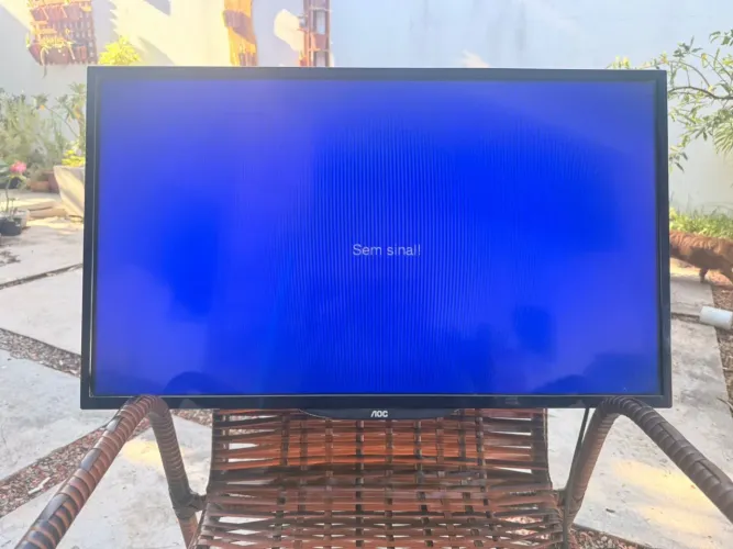 Vende-se TV 32 Polegadas novinha!