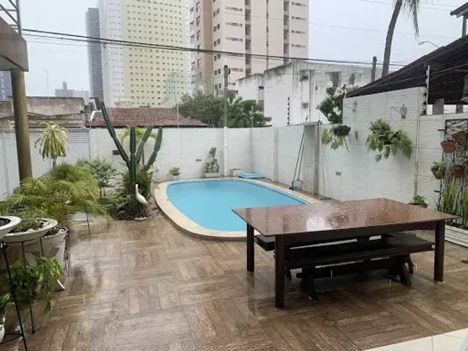 Casa com 4 quartos, Manaíra - João Pessoa