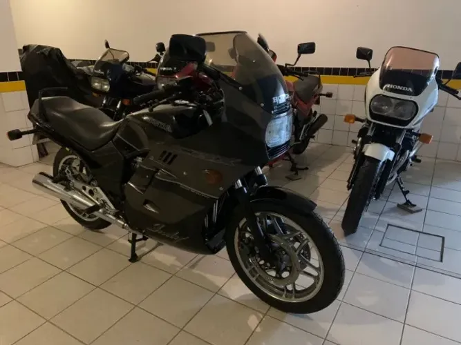7 Galo CBX750 Indy 93
