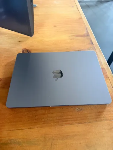 MacBook Air M2 2022 - 8gb RAM 256gb