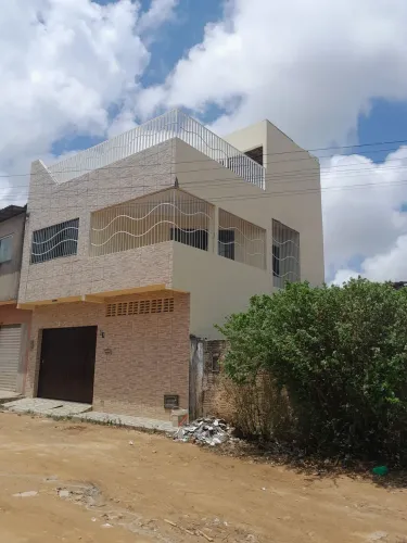 Vende se uma casa no valor de 200,000 mil 