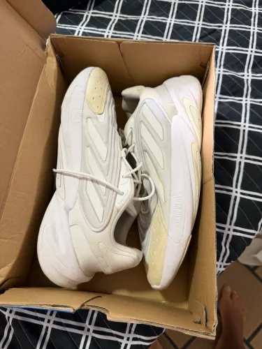 Tênis Adidas branco