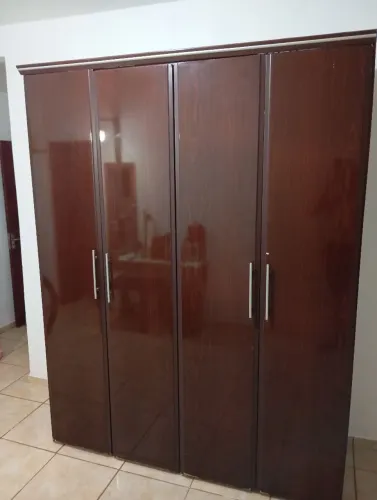 Guarda Roupas Grande R $ 400.00