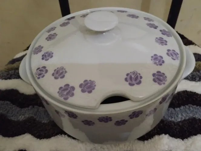 Antiga Sopeira de Porcelana.
