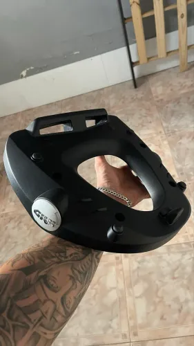 Suporte givi (medalhão) + chapa de fixação universal