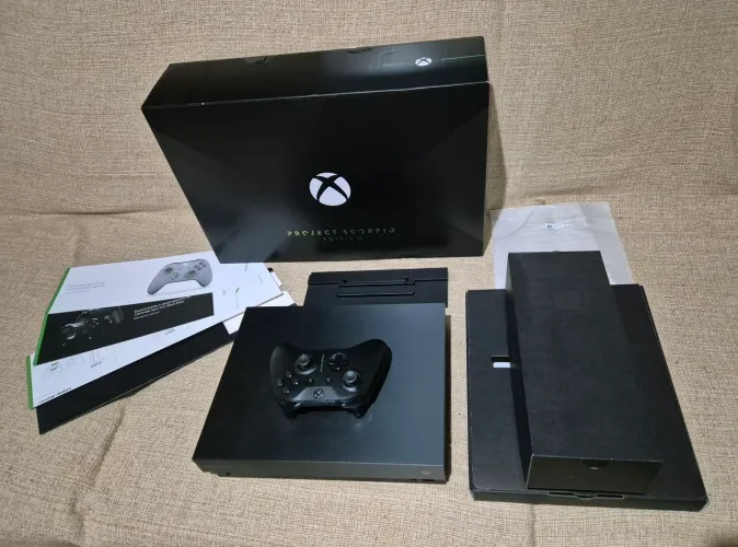 Xbox one X Project Scorpio Edition 1tb zerado para colecionador