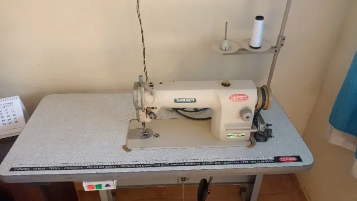 maquina de costura reta industrial SIRUBA