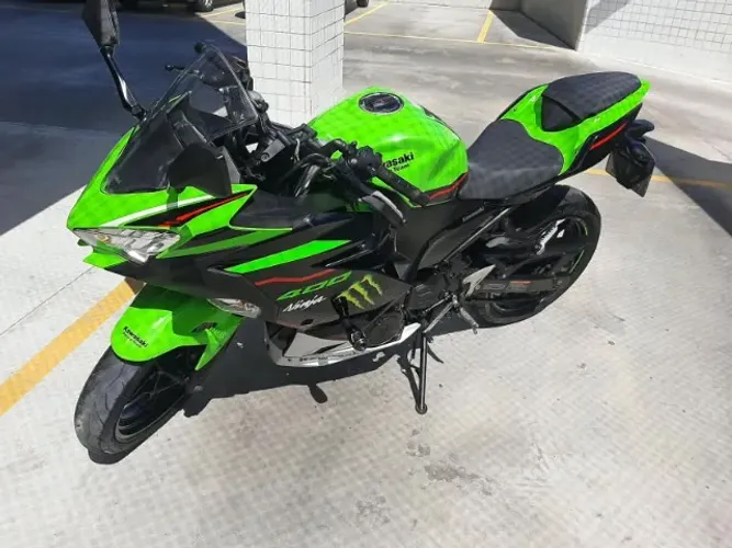 Kawasaki Ninja 400 KRT Edition 2021 - Apenas 13.400 km
