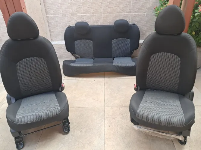Bancos em tecido do Nissan mach 