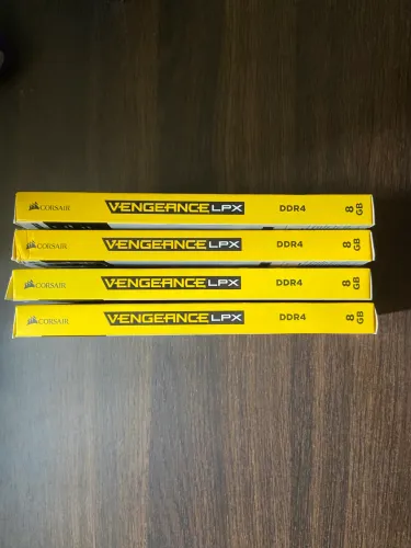 Memória Corsair Vengeance LPX, 32GB (4x8GB), 2666mhz, DDR4, C16.