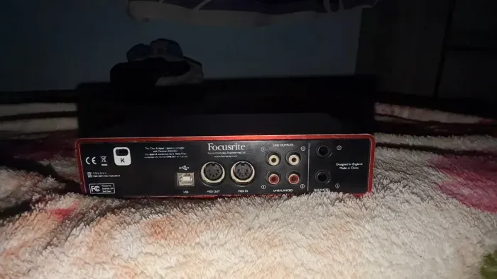 SCARLLET 2i4 FOCUSRITE