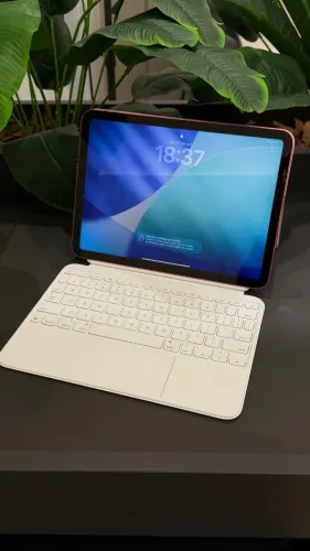 iPad 11 128GB - Rosa - Magic Keyboard