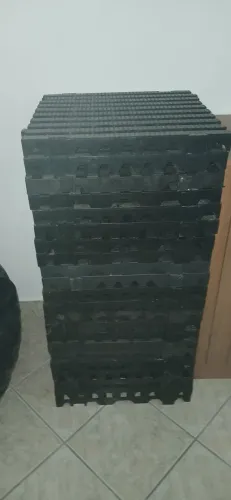 22pcs Palete Estrado Plástico/ Pallet Plástico 50x50 X 4,5cm Cor Preto