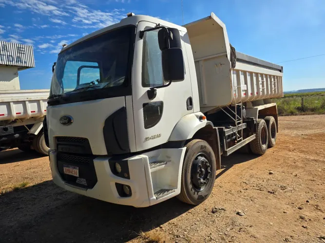 Ford cargo 2429 basculante