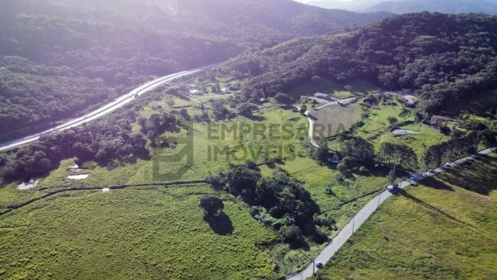 Terreno à venda em localização estratégica e valorizada, próximo à Pedra Branca em São Jos