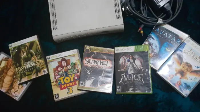 XBOX 360 (sem controle) + 7 jogos (1 é original)