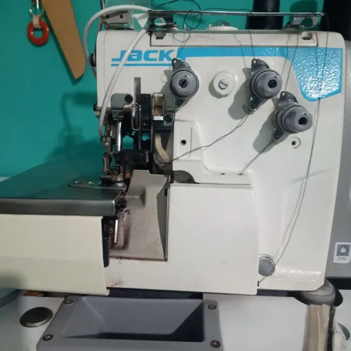 Máquina overlock